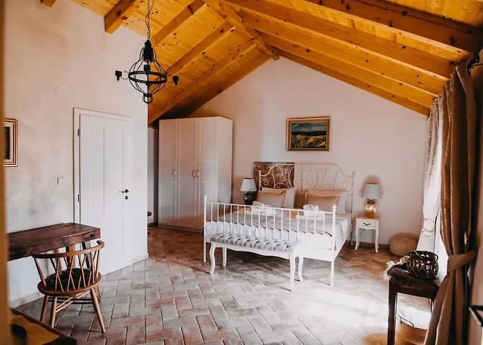 San Lorenzo By Briskva Vila