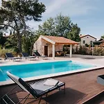 San Lorenzo By Briskva * أوماغ